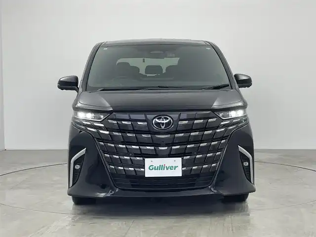 トヨタ アルファード Z 愛知県 2024(令6)年 2.1万km ブラック ワンオーナー/左右独立サンルーフ/トヨタチームメイト/純正メーカーナビ(AM/FM/BT/フルセグ)/トヨタセーフティセンス/　・レーントレーシングアシスト/　・レーンディパーチャーアラート/　・レーダークルーズコントロール/　・プリクラッシュセーフティー/　・アドバンスドドライブ/　・アドバンスドパーク/　・レーンチェンジアシスト　/　・プロアクティブドライビングアシスト/　・ロードサインアシスト/　・フロントクロストラフィックアラート/　・リアクロストラフィックアラート/　・ブラインドスポットモニター/　・パーキングサポートブレーキ/　・リアカメラディクション/　・安心降車アシスト/　・クリアランスソナー/レザーシート/デジタルインナーミラー/シートヒーター/シートベンチレーション/ハンドルヒーター/ETC2.0/パワーバックドア/純正18インチアルミ/置くだけ充電/USB充電ポート/HDMI端子/純正フリップダウンモニター