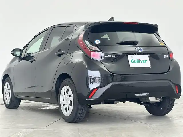 トヨタ アクア G 愛知県 2024(令6)年 1.1万km ブラックマイカ 純正７インチディスプレイオーディオ/（FM/AM/BT/Miracast)/バックカメラ/ETC/トヨタセーフティセンス/・レーントレーシングアシスト/・プリクラッシュセーフティ/・クリアランスソナー/・パーキングサポートブレーキ/・ロードサインアシスト/・レーダークルーズコントロール/RWR＋モード/エコモード/EVモード/オートマチックハイビーム/純正LEDヘッドライト/フロアマット