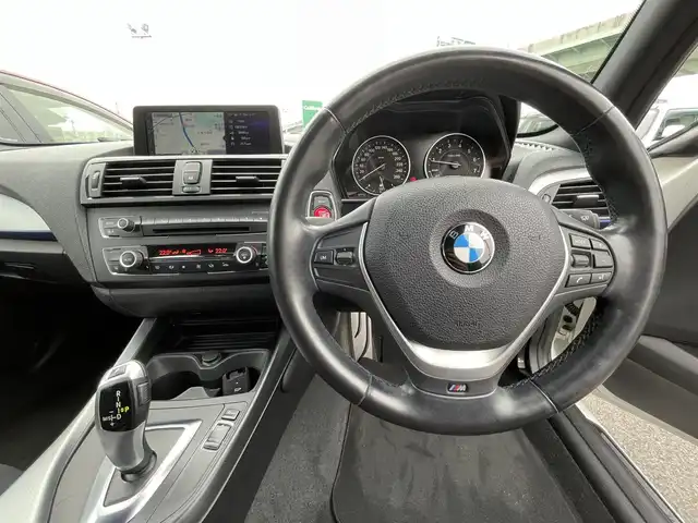 ＢＭＷ １１６ｉ Mスポーツ 愛知県 2012(平24)年 9.5万km 白 純正ナビ/ＢＴ/ＣＤ/純正フロアマット/ユピテルＦドラレコ/クルーズコントロール/１９インチオプションＡＷ　２２５／３５ＺＲ／１９/スマートキー