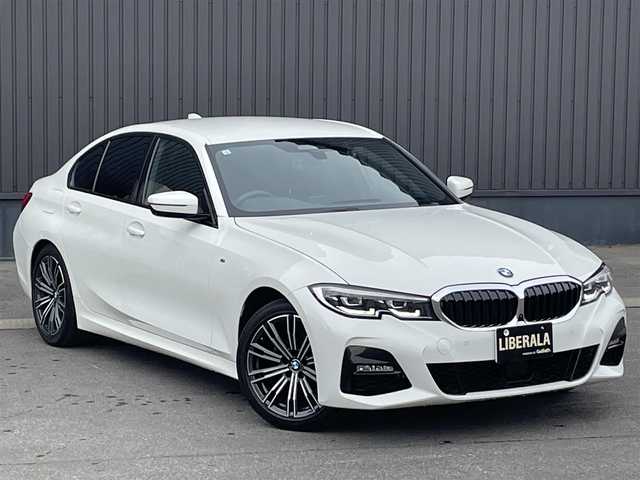 ＢＭＷ ３２０ｄ xDrive Mスポーツ 青森県 2019(令1)年 5.5万km アルピンホワイトⅢ /4WD/ディーゼル/ターボ/黒革シート/D席メモリー付き/　前席パワーシート /10.25インチナビ付インフォメーションディスプレイ/　(Bt/フルセグTV/Screen Mirrorinng//  AppleCarPlay対応)/全周囲カメラ/追従型クルーズコントロール/ブラインドスポットモニター/革巻きステア/パドルシフト/オーディオ・ステアスイッチ/オートライトLED/オートワイパー/アンビエントライト/バーチャルコックピット/前後ドラレコ/パワートランク/前後バンパーソナー/ETC/プッシュスタートシステム/スマートキー/Ｍスポーツ１８インチアルミホイール/社外アルミホイール＋冬タイヤ積込/保証書・取説/R2/3/4/5/6年点検記録簿あり