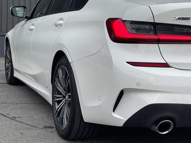 ＢＭＷ ３２０ｄ xDrive Mスポーツ 青森県 2019(令1)年 5.5万km アルピンホワイトⅢ /4WD/ディーゼル/ターボ/黒革シート/D席メモリー付き/　前席パワーシート /10.25インチナビ付インフォメーションディスプレイ/　(Bt/フルセグTV/Screen Mirrorinng//  AppleCarPlay対応)/全周囲カメラ/追従型クルーズコントロール/ブラインドスポットモニター/革巻きステア/パドルシフト/オーディオ・ステアスイッチ/オートライトLED/オートワイパー/アンビエントライト/バーチャルコックピット/前後ドラレコ/パワートランク/前後バンパーソナー/ETC/プッシュスタートシステム/スマートキー/Ｍスポーツ１８インチアルミホイール/社外アルミホイール＋冬タイヤ積込/保証書・取説/R2/3/4/5/6年点検記録簿あり