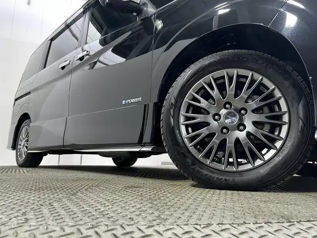 日産 セレナ e-パワー オーテック セーフティPKG 大阪府 2020(令2)年 4.4万km ダイヤモンドブラック ProPILOT 純正10incナビTV 360カメラ ETC 革シート シートヒーター ハンドルヒーター 衝突軽減 レーダークルコン BSM クリアランスソナー パークアシスト ワンオーナー