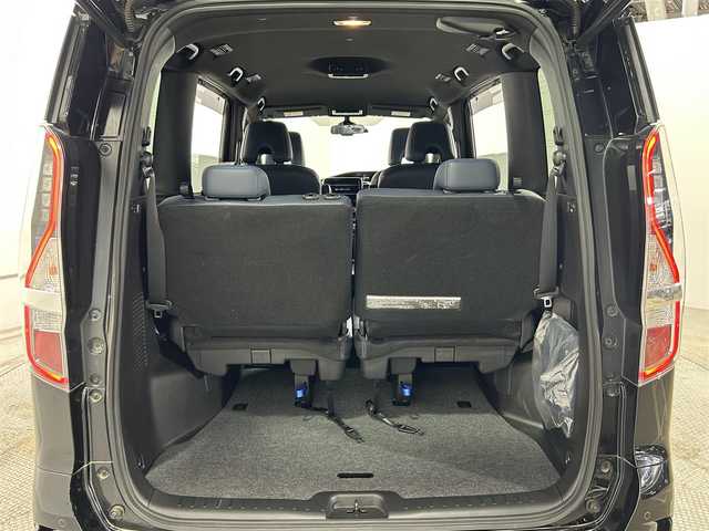 日産 セレナ e-パワー オーテック セーフティPKG 大阪府 2020(令2)年 4.4万km ダイヤモンドブラック ProPILOT 純正10incナビTV 360カメラ ETC 革シート シートヒーター ハンドルヒーター 衝突軽減 レーダークルコン BSM クリアランスソナー パークアシスト ワンオーナー