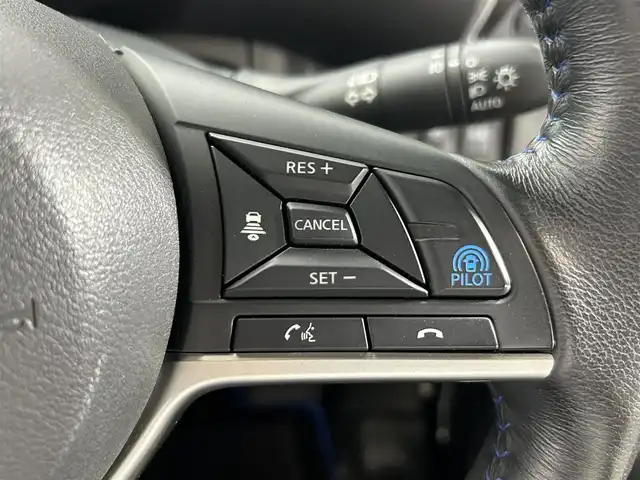日産 セレナ e-パワー オーテック セーフティPKG 大阪府 2020(令2)年 4.4万km ダイヤモンドブラック ProPILOT 純正10incナビTV 360カメラ ETC 革シート シートヒーター ハンドルヒーター 衝突軽減 レーダークルコン BSM クリアランスソナー パークアシスト ワンオーナー