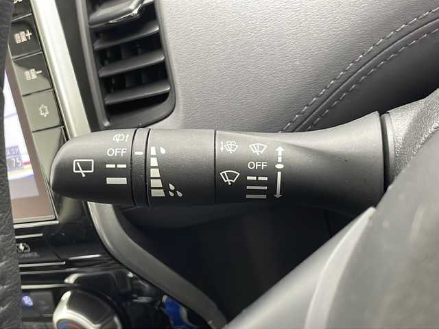 日産 セレナ 千葉県 2022(令4)年 2.4万km ブリリアントホワイトパール 2トーン 衝突軽減ブレーキ/レーンキープアシスト/レーダークルーズコントロール/フリップダウンモニター/純正SDナビ/（フルセグ/Bluetooth/CD/DVD/FM/AM）/全方位カメラ/ETC/ドライブレコーダー（前のみ）/アイドリングストップ/両側パワースライドドア/スマートキー/LEDヘッドライト/フォグライト/電動格納ミラー/純正フロアマット/純正サイドバイザー/W＋サイド＋カーテンエアバッグ