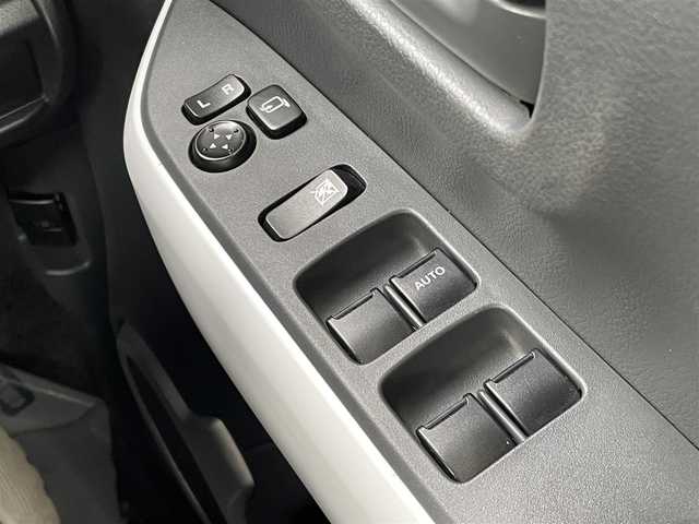 スズキ ハスラー X ターボ 青森県 2014(平26)年 7.9万km パールホワイト/ブラック2トーンルーフ 4WD/シートヒーター/衝突軽減ブレーキ/HIDヘッドライト/社外AW/ドアバイザー/フロアマット/オートライト/フォグランプ/ダウンヒルアシストコントロール/革巻きステアリング