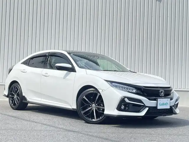 ホンダ シビック ハッチバック 群馬県 2020(令2)年 3万km プラチナホワイトパール トップロードサンルーフ/純正ＳＤナビ/（CD/DVD/SD/BT/USB）/バックカメラ/ワンセグTV/ホンダセンシング/・衝突軽減ブレーキ/・歩行者事故低減ステアリング/・路外逸脱抑制機能/・渋滞追従機能付アダプティブクルーズコントロール/・車線維持支援システム/・先行車発進お知らせ機能/・標識認識機能/・オートハイビーム/ビルトインETC2.0/ハーフレザー/パワーシート/シートヒーター（D席/N席）/パドルシフト/ステアリングスイッチ/純正前後ドラレコ/純正AW/純正フロアマット/LEDヘッドライト/アイドリングストップ/電動格納ミラー/保証書/取扱説明書
