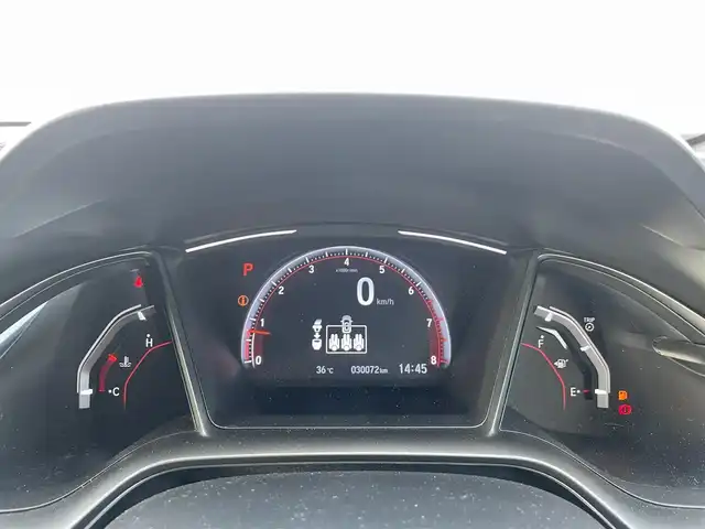 ホンダ シビック ハッチバック 群馬県 2020(令2)年 3万km プラチナホワイトパール トップロードサンルーフ/純正ＳＤナビ/（CD/DVD/SD/BT/USB）/バックカメラ/ワンセグTV/ホンダセンシング/・衝突軽減ブレーキ/・歩行者事故低減ステアリング/・路外逸脱抑制機能/・渋滞追従機能付アダプティブクルーズコントロール/・車線維持支援システム/・先行車発進お知らせ機能/・標識認識機能/・オートハイビーム/ビルトインETC2.0/ハーフレザー/パワーシート/シートヒーター（D席/N席）/パドルシフト/ステアリングスイッチ/純正前後ドラレコ/純正AW/純正フロアマット/LEDヘッドライト/アイドリングストップ/電動格納ミラー/保証書/取扱説明書