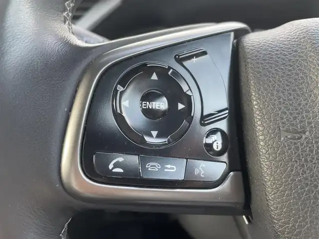 ホンダ シビック ハッチバック 群馬県 2020(令2)年 3万km プラチナホワイトパール トップロードサンルーフ/純正ＳＤナビ/（CD/DVD/SD/BT/USB）/バックカメラ/ワンセグTV/ホンダセンシング/・衝突軽減ブレーキ/・歩行者事故低減ステアリング/・路外逸脱抑制機能/・渋滞追従機能付アダプティブクルーズコントロール/・車線維持支援システム/・先行車発進お知らせ機能/・標識認識機能/・オートハイビーム/ビルトインETC2.0/ハーフレザー/パワーシート/シートヒーター（D席/N席）/パドルシフト/ステアリングスイッチ/純正前後ドラレコ/純正AW/純正フロアマット/LEDヘッドライト/アイドリングストップ/電動格納ミラー/保証書/取扱説明書