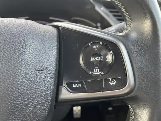 ホンダ シビック ハッチバック 群馬県 2020(令2)年 3万km プラチナホワイトパール トップロードサンルーフ/純正ＳＤナビ/（CD/DVD/SD/BT/USB）/バックカメラ/ワンセグTV/ホンダセンシング/・衝突軽減ブレーキ/・歩行者事故低減ステアリング/・路外逸脱抑制機能/・渋滞追従機能付アダプティブクルーズコントロール/・車線維持支援システム/・先行車発進お知らせ機能/・標識認識機能/・オートハイビーム/ビルトインETC2.0/ハーフレザー/パワーシート/シートヒーター（D席/N席）/パドルシフト/ステアリングスイッチ/純正前後ドラレコ/純正AW/純正フロアマット/LEDヘッドライト/アイドリングストップ/電動格納ミラー/保証書/取扱説明書