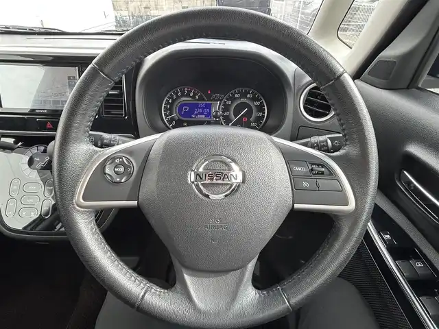 日産 デイズ ルークス ハイウェイスター Gターボ 佐賀県 2018(平30)年 3.7万km ホワイトパール エマージェンシーブレーキ/クルーズコントロール/コーナーセンサー/社外ナビ/・フルセグTV/BT/CD/DVD/インナーミラー型アラウンドビューモニター/純正15インチAW/LEDヘッドライト/ハイビームアシスト/両側パワースライドドア/プッシュスタート/リアサーキュレーター/ETC/スペアキー×1/保証書