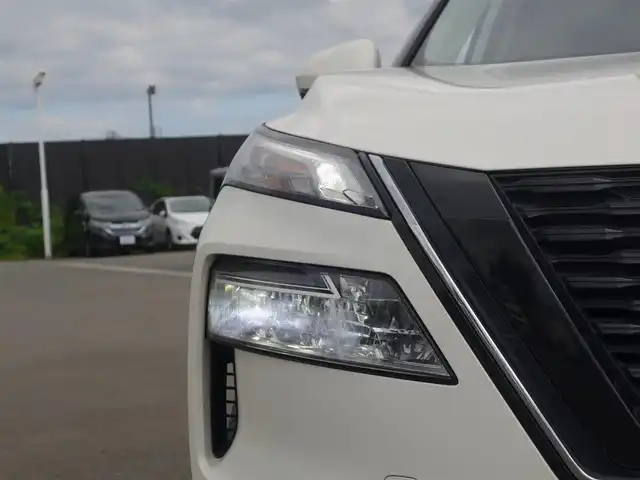 日産 エクストレイル X e－4ORCE 山形県 2023(令5)年 6.6万km ブリリアントホワイトパール 4WD/衝突被害軽減システム/純正メモリナビ/　　【BT フルセグ USB AM/FM】/アラウンドビューモニター/レーダークルーズコントロール/LEDオートヘッドライト/パワーシート/全席シートヒーター/純正18インチアルミホイール/ドライブレコーダー/アイドリングストップ/コーナーセンサー/ステアリングスイッチ/ステアリングヒーター/電動格納ウィンカーミラー/インテリジェントキー/ETC2.0
