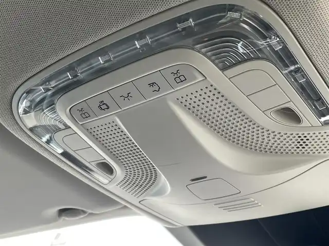メルセデス・ベンツ Ｖ２２０ d 東京都 2017(平29)年 7.6万km ロッククリスタルホワイト フロントガラス：再コーキング済/レーダーセーフティパッケージ/レーダークルーズコントロール/純正HDDナビ/CD/DVD/AM/FM/BT/TV/パノラミックビューモニター/LEDヘッドライト/ETC2.0/レザーシート/メモリー機能付パワーシート/シートヒーター/両側パワースライドドア/電動リアゲート/クリアランスソナー