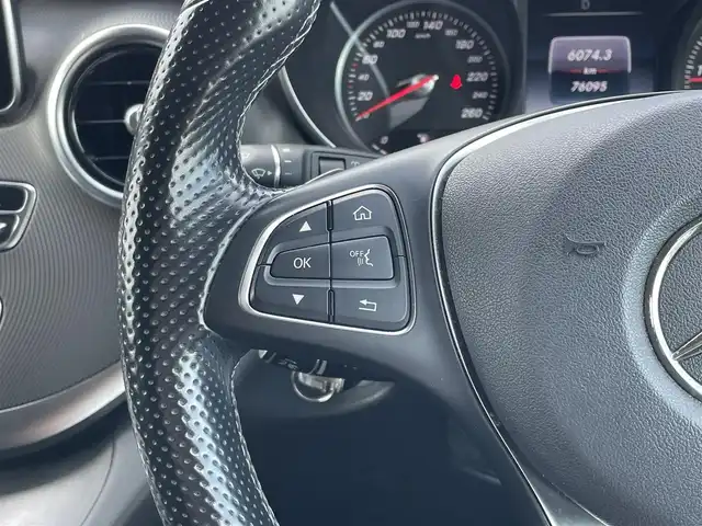 メルセデス・ベンツ Ｖ２２０ d 東京都 2017(平29)年 7.6万km ロッククリスタルホワイト フロントガラス：再コーキング済/レーダーセーフティパッケージ/レーダークルーズコントロール/純正HDDナビ/CD/DVD/AM/FM/BT/TV/パノラミックビューモニター/LEDヘッドライト/ETC2.0/レザーシート/メモリー機能付パワーシート/シートヒーター/両側パワースライドドア/電動リアゲート/クリアランスソナー