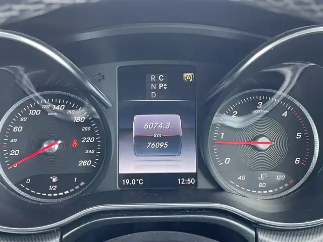 メルセデス・ベンツ Ｖ２２０ d 東京都 2017(平29)年 7.6万km ロッククリスタルホワイト フロントガラス：再コーキング済/レーダーセーフティパッケージ/レーダークルーズコントロール/純正HDDナビ/CD/DVD/AM/FM/BT/TV/パノラミックビューモニター/LEDヘッドライト/ETC2.0/レザーシート/メモリー機能付パワーシート/シートヒーター/両側パワースライドドア/電動リアゲート/クリアランスソナー