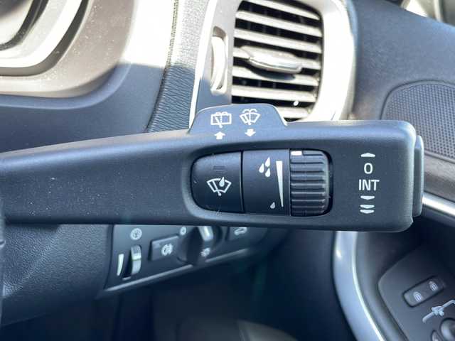 ボルボ Ｖ４０ T3 インスクリプション 山口県 2018(平30)年 1.9万km オニキスブラックP 黒革シート/harman/kardonスピーカー/純正HDDナビ・地デジTV/純正USB/BT再生/バックモニター/ETC(DSRC)/レーダークルーズコントロール/衝突軽減ブレーキ/LKA/BLIS/コーナーセンサー/純正17インチAW/LEDヘッドライト/前席パワーシート/シートヒーター/前後ドライブレコーダー/プッシュスタート/スマートキー×2/パドルシフト/アイドリングストップ/ステアリングスイッチ/R2/3/4/7年整備記録/保証書・取説あり