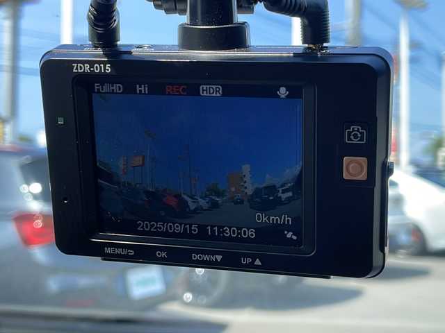 ボルボ Ｖ４０ T3 インスクリプション 山口県 2018(平30)年 1.9万km オニキスブラックP 黒革シート/harman/kardonスピーカー/純正HDDナビ・地デジTV/純正USB/BT再生/バックモニター/ETC(DSRC)/レーダークルーズコントロール/衝突軽減ブレーキ/LKA/BLIS/コーナーセンサー/純正17インチAW/LEDヘッドライト/前席パワーシート/シートヒーター/前後ドライブレコーダー/プッシュスタート/スマートキー×2/パドルシフト/アイドリングストップ/ステアリングスイッチ/R2/3/4/7年整備記録/保証書・取説あり