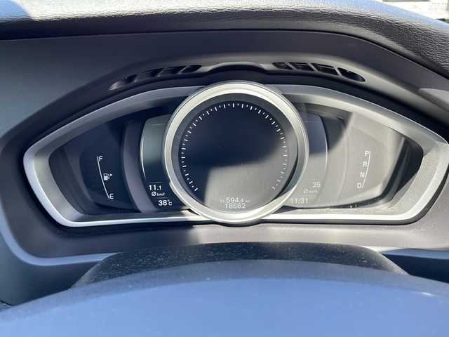 ボルボ Ｖ４０ T3 インスクリプション 山口県 2018(平30)年 1.9万km オニキスブラックP 黒革シート/harman/kardonスピーカー/純正HDDナビ・地デジTV/純正USB/BT再生/バックモニター/ETC(DSRC)/レーダークルーズコントロール/衝突軽減ブレーキ/LKA/BLIS/コーナーセンサー/純正17インチAW/LEDヘッドライト/前席パワーシート/シートヒーター/前後ドライブレコーダー/プッシュスタート/スマートキー×2/パドルシフト/アイドリングストップ/ステアリングスイッチ/R2/3/4/7年整備記録/保証書・取説あり