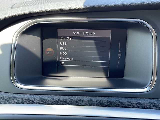 ボルボ Ｖ４０ T3 インスクリプション 山口県 2018(平30)年 1.9万km オニキスブラックP 黒革シート/harman/kardonスピーカー/純正HDDナビ・地デジTV/純正USB/BT再生/バックモニター/ETC(DSRC)/レーダークルーズコントロール/衝突軽減ブレーキ/LKA/BLIS/コーナーセンサー/純正17インチAW/LEDヘッドライト/前席パワーシート/シートヒーター/前後ドライブレコーダー/プッシュスタート/スマートキー×2/パドルシフト/アイドリングストップ/ステアリングスイッチ/R2/3/4/7年整備記録/保証書・取説あり