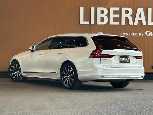 ボルボ ボルボ Ｖ９０ アルティメット B5 宮城県 2023(令5)年 1.5万km クリスタルホワイトP パノラマガラスサンルーフ/harman/kardonサウンドシステム/ヘッドアップディスプレイ/アダプティブクルーズコントロール/レーンキープアシスト/BLIS/Googleナビゲーションシステム/全方位カメラ/AppleCarPlay/AndroidAuto/ブラックレザーシート/シートベンチレーション/シートヒーター/メモリ機能付きパワーシート/LEDヘッドライト/スマートキー/パワーバックドア/純正19インチAW/オレフォス製シフトノブ/ステアリングスイッチ/液晶メーターパネル/ワイヤレスチャージング/前後ドライブレコーダー/ETC車載器