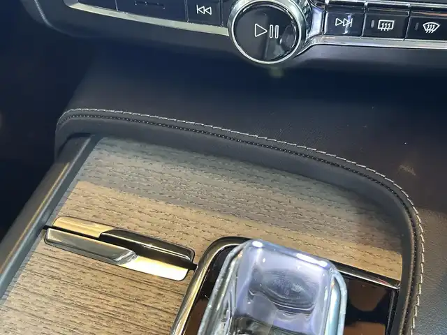 ボルボ ボルボ Ｖ９０ アルティメット B5 宮城県 2023(令5)年 1.5万km クリスタルホワイトP パノラマガラスサンルーフ/harman/kardonサウンドシステム/ヘッドアップディスプレイ/アダプティブクルーズコントロール/レーンキープアシスト/BLIS/Googleナビゲーションシステム/全方位カメラ/AppleCarPlay/AndroidAuto/ブラックレザーシート/シートベンチレーション/シートヒーター/メモリ機能付きパワーシート/LEDヘッドライト/スマートキー/パワーバックドア/純正19インチAW/オレフォス製シフトノブ/ステアリングスイッチ/液晶メーターパネル/ワイヤレスチャージング/前後ドライブレコーダー/ETC車載器