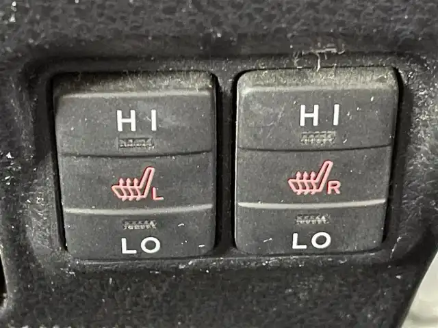 トヨタ ヴォクシー ハイブリッド ZS 煌Ⅲ 熊本県 2020(令2)年 6.6万km ブラック 純正10型ナビNSZT-Z68T(CD・DVD・フルセグ・BT・SD）/バックカメラ/純正フリップダウンモニター/ビルトインETC/トヨタセーフティーセンス/・駐車時支援パーキングサポートシステム/・衝突被害軽減ブレーキ/・車線逸脱抑制装置/・先行車発進お知らせ機能/・前後クリアランスソナー/クルーズコントロール/両側電動スライドドア/ハーフレザーシート/前席シートヒーター/リアオートエアコン/純正フロアマット/純正16インチAW/オートライト/LEDヘッドライト/オートマチックハイビーム/フォグランプ/スマートキー/プッシュスタート