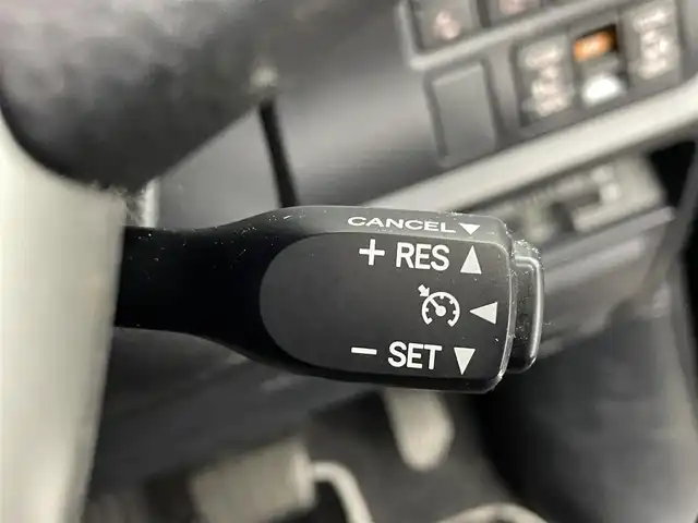 トヨタ ヴォクシー ハイブリッド ZS 煌Ⅲ 熊本県 2020(令2)年 6.6万km ブラック 純正10型ナビNSZT-Z68T(CD・DVD・フルセグ・BT・SD）/バックカメラ/純正フリップダウンモニター/ビルトインETC/トヨタセーフティーセンス/・駐車時支援パーキングサポートシステム/・衝突被害軽減ブレーキ/・車線逸脱抑制装置/・先行車発進お知らせ機能/・前後クリアランスソナー/クルーズコントロール/両側電動スライドドア/ハーフレザーシート/前席シートヒーター/リアオートエアコン/純正フロアマット/純正16インチAW/オートライト/LEDヘッドライト/オートマチックハイビーム/フォグランプ/スマートキー/プッシュスタート