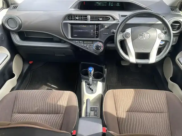 トヨタ アクア G 長野県 2012(平24)年 10.1万km グレーメタリック 社外HDDナビ/・Bluetooth/CD/バックカメラ/ドラレコ前方のみ/純正フロアマット/シートヒーターD+N席/社外15インチAW/LEDオートライト/横滑り防止装置/Wエアバック/ECOモード/EVモード/保証書/取扱説明書