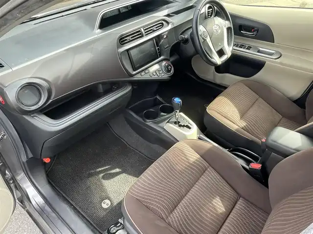 トヨタ アクア G 長野県 2012(平24)年 10.1万km グレーメタリック 社外HDDナビ/・Bluetooth/CD/バックカメラ/ドラレコ前方のみ/純正フロアマット/シートヒーターD+N席/社外15インチAW/LEDオートライト/横滑り防止装置/Wエアバック/ECOモード/EVモード/保証書/取扱説明書