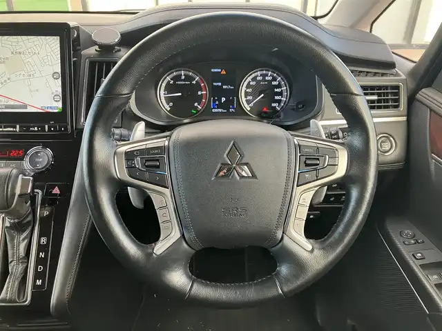 三菱 デリカＤ：５ P 道南・函館 2022(令4)年 4万km グラファイトグレーメタリック/ブラックマイカ /純正ナビ//フルセグＴＶ//ドライブレコーダー//全周囲カメラ//オートステップ//ハンドルヒーター//フリップダウンモニター//デジタルインナーミラー//両側パワースライドドア//電動リアゲート//クルーズコントロール//ブラインドスポットモニター//衝突軽減ブレーキ//フロアマット//ETC//スマートキー