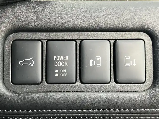 三菱 デリカＤ：５ P 道南・函館 2022(令4)年 4万km グラファイトグレーメタリック/ブラックマイカ /純正ナビ//フルセグＴＶ//ドライブレコーダー//全周囲カメラ//オートステップ//ハンドルヒーター//フリップダウンモニター//デジタルインナーミラー//両側パワースライドドア//電動リアゲート//クルーズコントロール//ブラインドスポットモニター//衝突軽減ブレーキ//フロアマット//ETC//スマートキー