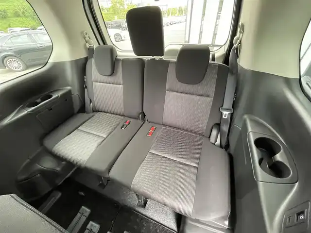 日産 セレナ ハイウェイスター V 大阪府 2021(令3)年 2.6万km ダークメタルグレー 純正7インチワイドナビ/　（フルセグTV/CD/DVD/Bluetooth/USB）/フリップダウンモニター/バックカメラ/両側パワースライドドア/前後ドライブレコーダー/プロパイロット/エマージェンシーブレーキ/クリアランスソナー/レーンキープアシスト/革巻ステアリング/LEDヘッドライト/純正16インチアルミホイール/純正フロアマット/ETC