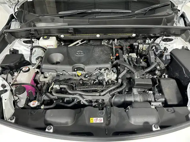 トヨタ ハリアー ハイブリッド Z レザーパッケージ 佐賀県 2023(令5)年 4.3万km プラチナホワイトパールマイカ 純正12.3インチディスプレイオーディオ/フルセTV/Bluetooth/Androidauto/Applecarplay/モデリスタエアロ/JBLサウンドシステム/全方位カメラ/デジタルインナールームミラー/衝突被害軽減システム/ブラインドスポットモニター/レーダークルーズコントロール/レーンアシスト/ロードサインアシスト/パーキングサポートブレーキ/オートライト/オートマチックハイビーム/LEDヘッドライト/LEDフォグライト/前後ドライブレコーダー/クリアランスソナー/ビルトインETC2.0/パワーバックドア/ステアリングヒーター/運転席・助手席パワーシート/メモリーシート/レザーシート/ISOFIX対応/純正19インチアルミホイール/純正フロアマット/スマートキー/スペアキー×１