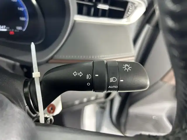 トヨタ ハリアー ハイブリッド Z レザーパッケージ 佐賀県 2023(令5)年 4.3万km プラチナホワイトパールマイカ 純正12.3インチディスプレイオーディオ/フルセTV/Bluetooth/Androidauto/Applecarplay/モデリスタエアロ/JBLサウンドシステム/全方位カメラ/デジタルインナールームミラー/衝突被害軽減システム/ブラインドスポットモニター/レーダークルーズコントロール/レーンアシスト/ロードサインアシスト/パーキングサポートブレーキ/オートライト/オートマチックハイビーム/LEDヘッドライト/LEDフォグライト/前後ドライブレコーダー/クリアランスソナー/ビルトインETC2.0/パワーバックドア/ステアリングヒーター/運転席・助手席パワーシート/メモリーシート/レザーシート/ISOFIX対応/純正19インチアルミホイール/純正フロアマット/スマートキー/スペアキー×１