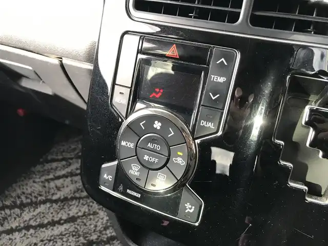 トヨタ ヴォクシー ZS 煌 栃木県 2011(平23)年 7.9万km ブラック 株)IDOMが運営する【じしゃロン小山店】の自社ローン専用車両になります。こちらは現金またはオートローンご利用時の価格です。自社ローンご希望の方は別途その旨お申付け下さい//禁煙車/純正フルセグナビ/（CD/DVD/AM/FMラジオ）/(Bluetooth)/スマートキー/プッシュスタート/バックカメラ/ＥＴＣ２．０/両側パワースライド/フリップダウンモニター/ステアリングリモコン/電動格納ドアミラー/パワーウインドウ/オートライト/防眩ミラー