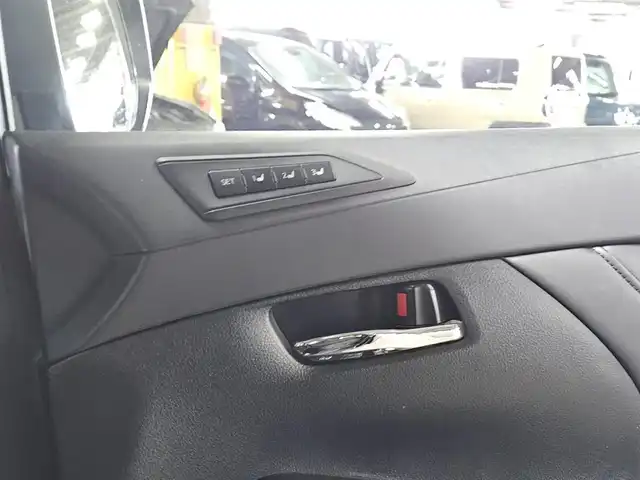 トヨタ ヴェルファイア ハイブリット ZR 福岡県 2016(平28)年 8.8万km ブラック 4WD/両側パワースライドドア/バックカメラ/ビルトインETC/ドライブレコーダー/レーダークルーズコントロール/クリアランスソナー/LEDヘッドランプ/オートライト/デュアルオートエアコン/木目調/革巻きコンビステアリング/ハーフレザーシート/前席パワーシート/運転席ポジションメモリー/2列目リラックスキャプテンシート/2列目マニュアルオットマン/純正17インチアルミホイール/スマートキー/プッシュエンジンスタート/禁煙車