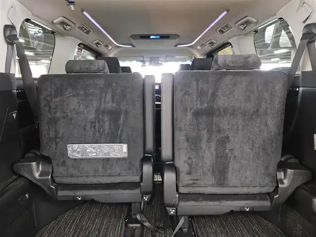 トヨタ ヴェルファイア ハイブリット ZR 福岡県 2016(平28)年 8.8万km ブラック 4WD/両側パワースライドドア/バックカメラ/ビルトインETC/ドライブレコーダー/レーダークルーズコントロール/クリアランスソナー/LEDヘッドランプ/オートライト/デュアルオートエアコン/木目調/革巻きコンビステアリング/ハーフレザーシート/前席パワーシート/運転席ポジションメモリー/2列目リラックスキャプテンシート/2列目マニュアルオットマン/純正17インチアルミホイール/スマートキー/プッシュエンジンスタート/禁煙車