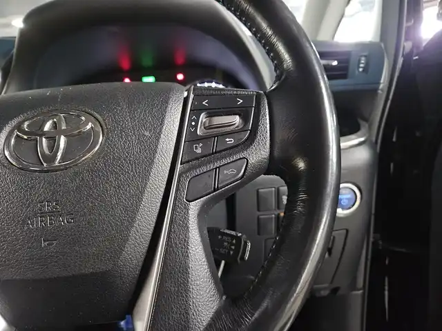 トヨタ ヴェルファイア ハイブリット ZR 福岡県 2016(平28)年 8.8万km ブラック 4WD/両側パワースライドドア/バックカメラ/ビルトインETC/ドライブレコーダー/レーダークルーズコントロール/クリアランスソナー/LEDヘッドランプ/オートライト/デュアルオートエアコン/木目調/革巻きコンビステアリング/ハーフレザーシート/前席パワーシート/運転席ポジションメモリー/2列目リラックスキャプテンシート/2列目マニュアルオットマン/純正17インチアルミホイール/スマートキー/プッシュエンジンスタート/禁煙車
