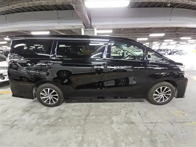 トヨタ ヴェルファイア ハイブリット ZR 福岡県 2016(平28)年 8.8万km ブラック 4WD/両側パワースライドドア/バックカメラ/ビルトインETC/ドライブレコーダー/レーダークルーズコントロール/クリアランスソナー/LEDヘッドランプ/オートライト/デュアルオートエアコン/木目調/革巻きコンビステアリング/ハーフレザーシート/前席パワーシート/運転席ポジションメモリー/2列目リラックスキャプテンシート/2列目マニュアルオットマン/純正17インチアルミホイール/スマートキー/プッシュエンジンスタート/禁煙車