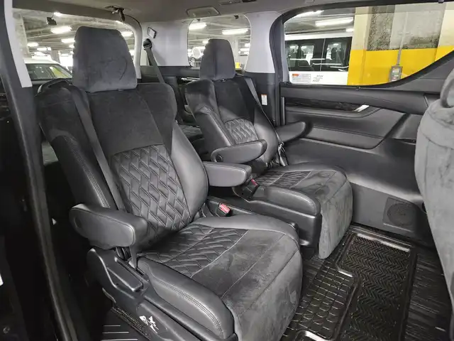 トヨタ ヴェルファイア ハイブリット ZR 福岡県 2016(平28)年 8.8万km ブラック 4WD/両側パワースライドドア/バックカメラ/ビルトインETC/ドライブレコーダー/レーダークルーズコントロール/クリアランスソナー/LEDヘッドランプ/オートライト/デュアルオートエアコン/木目調/革巻きコンビステアリング/ハーフレザーシート/前席パワーシート/運転席ポジションメモリー/2列目リラックスキャプテンシート/2列目マニュアルオットマン/純正17インチアルミホイール/スマートキー/プッシュエンジンスタート/禁煙車