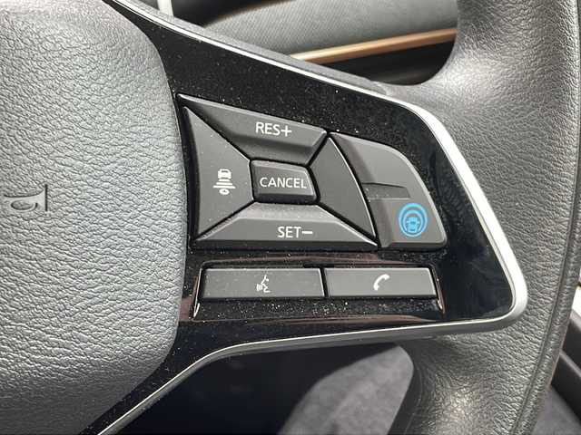 日産 サクラ G 千葉県 2024(令6)年 0.8万km ブラック 衝突軽減ブレーキ/レーンキープアシスト/レーダークルーズコントロール/純正ナビ/（フルセグ/Bluetooth/USB/FM/AM）/全方位カメラ/ビルトインETC2.0/ドライブレコーダー/ステアリングヒーター/プロパイロット/LEDヘッドライト/電動格納ミラー/先行者発進お知らせ/標識認識