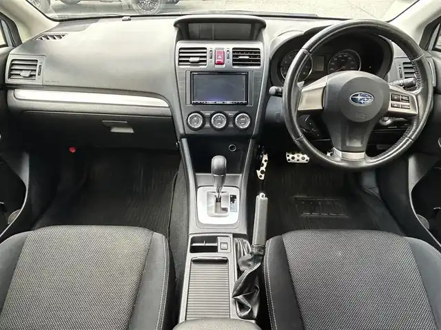 スバル インプレッサ ＸＶ 2．0i－L アイサイト 大阪府 2014(平26)年 10.5万km アイスシルバーメタリック ４WD/バックカメラ/アドリングストップ/Pioneer　7インチ型メモリナビ　/  AM/FM/CD/DVD/USB接続/ワンセグTV/MTモード付AT/パドルシフト/車間維持装置付きクルーズコントロール/D・N席パワーシート/アイサイトII/・レーダークルーズコントロール/・プリクラッシュブレーキ/・AT誤発進抑制/・車線逸脱警報/・先行車発進通知/ABS/横滑り防止機能/オートエアコン/オートライト/ウインカーミラー/純正アルミホイール/Wエアバック/トノカバー/取扱説明書