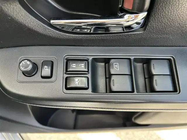 スバル インプレッサ ＸＶ 2．0i－L アイサイト 大阪府 2014(平26)年 10.5万km アイスシルバーメタリック ４WD/バックカメラ/アドリングストップ/Pioneer　7インチ型メモリナビ　/  AM/FM/CD/DVD/USB接続/ワンセグTV/MTモード付AT/パドルシフト/車間維持装置付きクルーズコントロール/D・N席パワーシート/アイサイトII/・レーダークルーズコントロール/・プリクラッシュブレーキ/・AT誤発進抑制/・車線逸脱警報/・先行車発進通知/ABS/横滑り防止機能/オートエアコン/オートライト/ウインカーミラー/純正アルミホイール/Wエアバック/トノカバー/取扱説明書