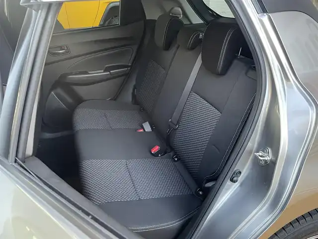 スズキ スイフト HYBRID RS 静岡県 2021(令3)年 3.4万km プレミアムシルバーメタリック ワンオーナー/純正8インチナビ/フルセグTV/DVD/CD/SD/BT/MSV/全方位カメラ/社外15インチAW/純正16インチAW(サマータイヤ付)車内積載/前後ドライブレコーダー/前後コーナーセンサー/衝突軽減ブレーキ/レーンキープアシスト/ブラインドスポットモニター/レーダークルーズコントロール/運転席シートヒーター/スマートキー×2/保証書/取扱説明書/ナビ取扱説明書/R6点検記録簿有