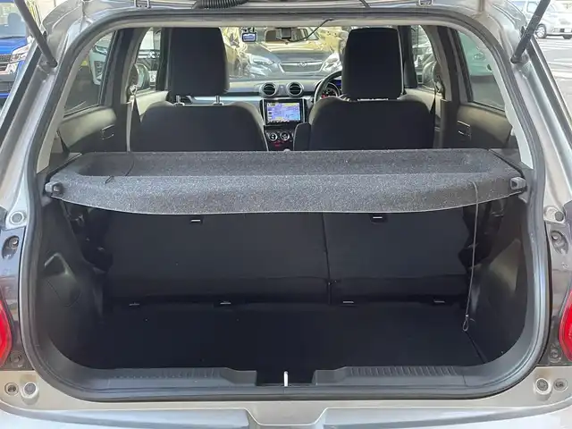 スズキ スイフト HYBRID RS 静岡県 2021(令3)年 3.4万km プレミアムシルバーメタリック ワンオーナー/純正8インチナビ/フルセグTV/DVD/CD/SD/BT/MSV/全方位カメラ/社外15インチAW/純正16インチAW(サマータイヤ付)車内積載/前後ドライブレコーダー/前後コーナーセンサー/衝突軽減ブレーキ/レーンキープアシスト/ブラインドスポットモニター/レーダークルーズコントロール/運転席シートヒーター/スマートキー×2/保証書/取扱説明書/ナビ取扱説明書/R6点検記録簿有