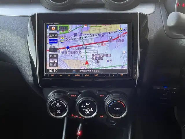 スズキ スイフト HYBRID RS 静岡県 2021(令3)年 3.4万km プレミアムシルバーメタリック ワンオーナー/純正8インチナビ/フルセグTV/DVD/CD/SD/BT/MSV/全方位カメラ/社外15インチAW/純正16インチAW(サマータイヤ付)車内積載/前後ドライブレコーダー/前後コーナーセンサー/衝突軽減ブレーキ/レーンキープアシスト/ブラインドスポットモニター/レーダークルーズコントロール/運転席シートヒーター/スマートキー×2/保証書/取扱説明書/ナビ取扱説明書/R6点検記録簿有