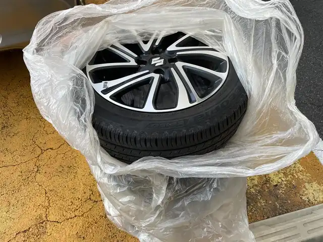 スズキ スイフト HYBRID RS 静岡県 2021(令3)年 3.4万km プレミアムシルバーメタリック ワンオーナー/純正8インチナビ/フルセグTV/DVD/CD/SD/BT/MSV/全方位カメラ/社外15インチAW/純正16インチAW(サマータイヤ付)車内積載/前後ドライブレコーダー/前後コーナーセンサー/衝突軽減ブレーキ/レーンキープアシスト/ブラインドスポットモニター/レーダークルーズコントロール/運転席シートヒーター/スマートキー×2/保証書/取扱説明書/ナビ取扱説明書/R6点検記録簿有