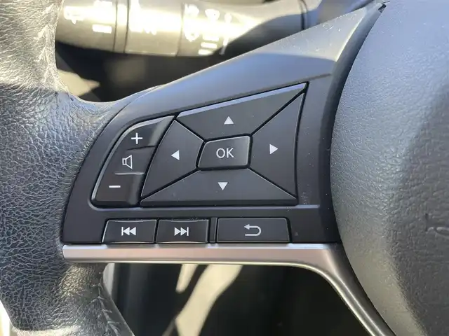 日産 セレナ ハイウェイスター プロパイロットED 静岡県 2017(平29)年 5.7万km ブリリアントホワイトパール ワンオーナー/純正9インチナビ/（AM/FM/CD/DVD/BD/BT)/フルセグTV/バックカメラ/プロパイロット/レーダークルーズコントロール/両側パワースライドドア/左側ハンズフリースライドドア/純正フリップダウンモニター/ビルトインETC/純正ドライブレコーダー/スマートキー/プッシュスタート/スペアキー×１/純正16インチアルミホイール/純正フロアマット/電動パーキングブレーキ/オートホールド/エマージェンシーブレーキ/レーンキープアシスト/横滑り防止装置/LEDヘッドライド/クリアランスソナー/コーナーセンサー/純正ドアバイザー/保証書