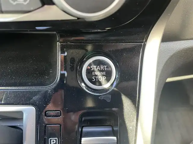 日産 セレナ ハイウェイスター プロパイロットED 静岡県 2017(平29)年 5.7万km ブリリアントホワイトパール ワンオーナー/純正9インチナビ/（AM/FM/CD/DVD/BD/BT)/フルセグTV/バックカメラ/プロパイロット/レーダークルーズコントロール/両側パワースライドドア/左側ハンズフリースライドドア/純正フリップダウンモニター/ビルトインETC/純正ドライブレコーダー/スマートキー/プッシュスタート/スペアキー×１/純正16インチアルミホイール/純正フロアマット/電動パーキングブレーキ/オートホールド/エマージェンシーブレーキ/レーンキープアシスト/横滑り防止装置/LEDヘッドライド/クリアランスソナー/コーナーセンサー/純正ドアバイザー/保証書