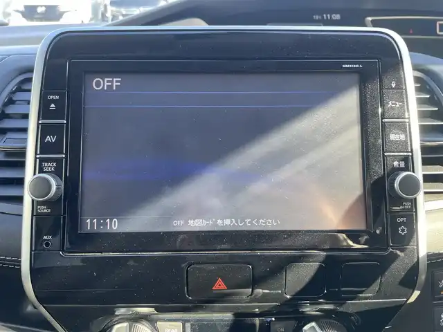 日産 セレナ ハイウェイスター プロパイロットED 静岡県 2017(平29)年 5.7万km ブリリアントホワイトパール ワンオーナー/純正9インチナビ/（AM/FM/CD/DVD/BD/BT)/フルセグTV/バックカメラ/プロパイロット/レーダークルーズコントロール/両側パワースライドドア/左側ハンズフリースライドドア/純正フリップダウンモニター/ビルトインETC/純正ドライブレコーダー/スマートキー/プッシュスタート/スペアキー×１/純正16インチアルミホイール/純正フロアマット/電動パーキングブレーキ/オートホールド/エマージェンシーブレーキ/レーンキープアシスト/横滑り防止装置/LEDヘッドライド/クリアランスソナー/コーナーセンサー/純正ドアバイザー/保証書